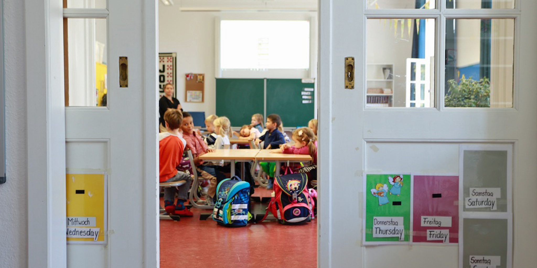 Klassenzimmer mit Schulkindern