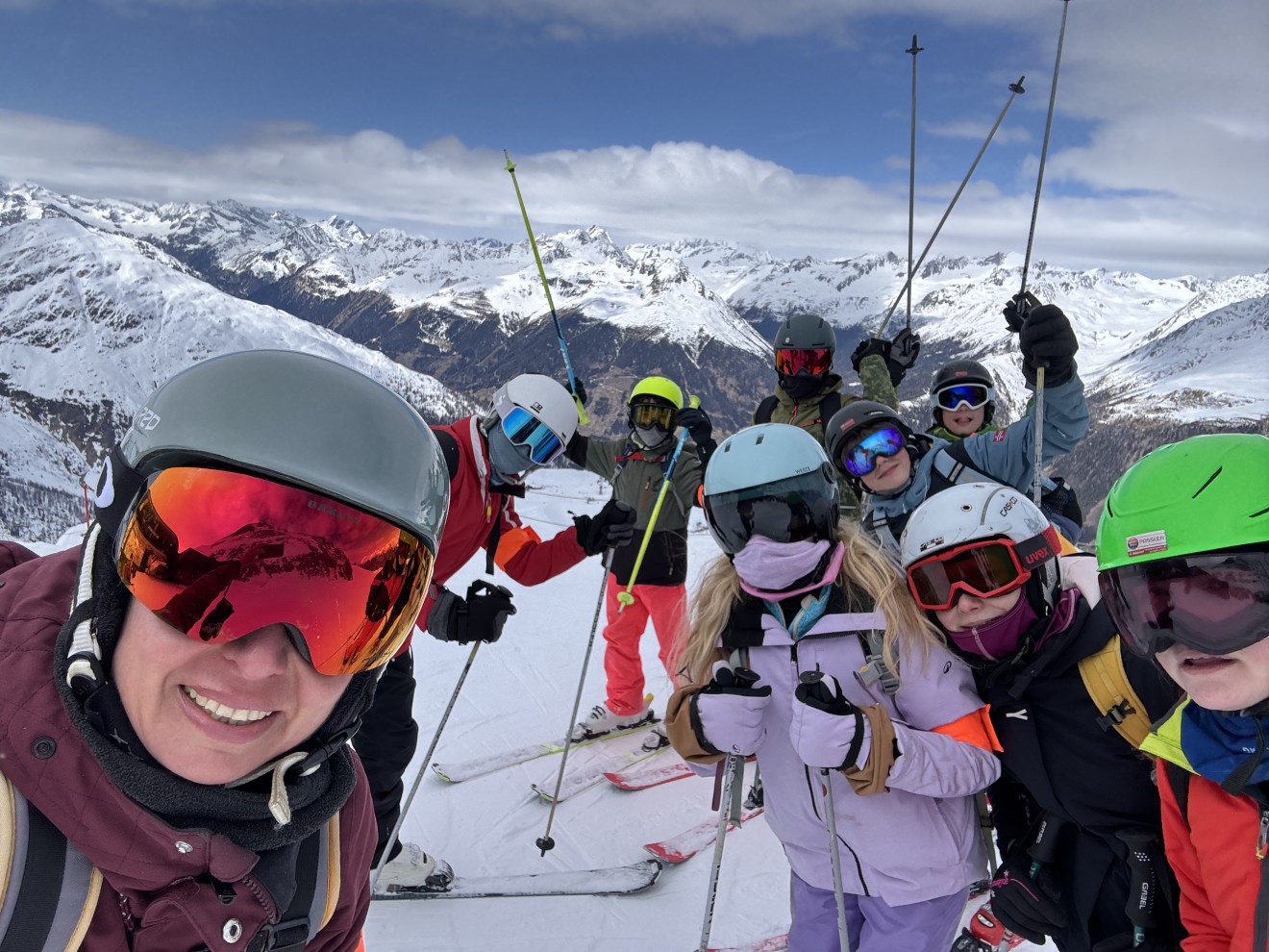 Foto einer Skigruppe auf der Piste